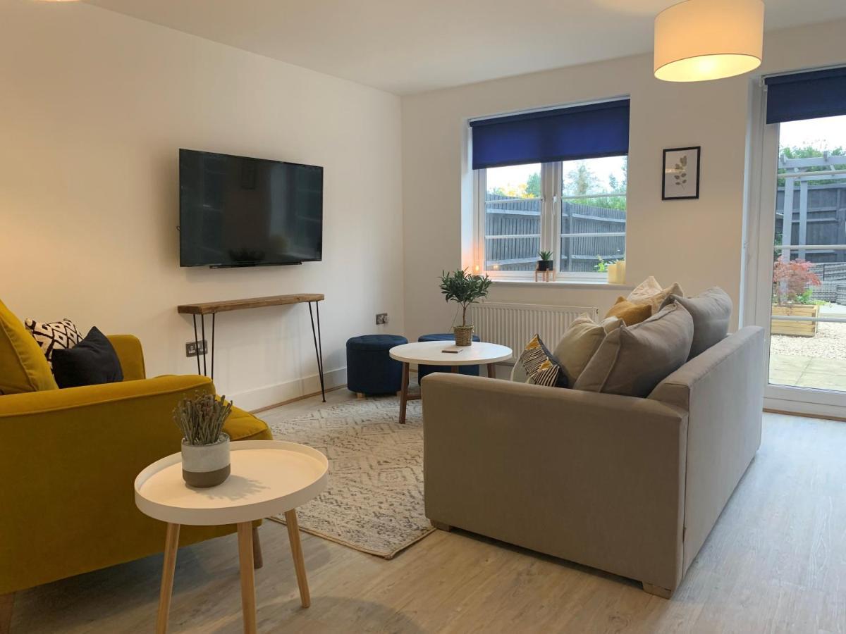 Villa Stylish & Spacious 3 Bed House With 2 Free Car Parking Spaces Appledram Exterior foto