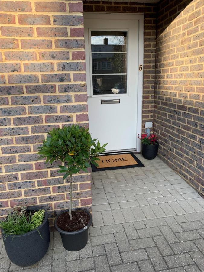Villa Stylish & Spacious 3 Bed House With 2 Free Car Parking Spaces Appledram Exterior foto